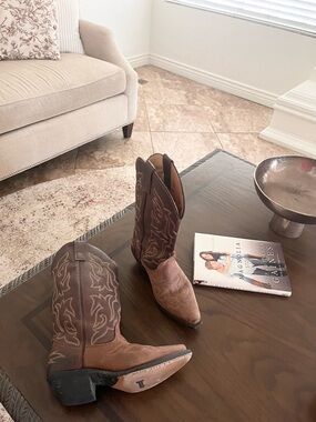 LAREDO Women’s Brown Two-Tone Leather Cowboy Boots